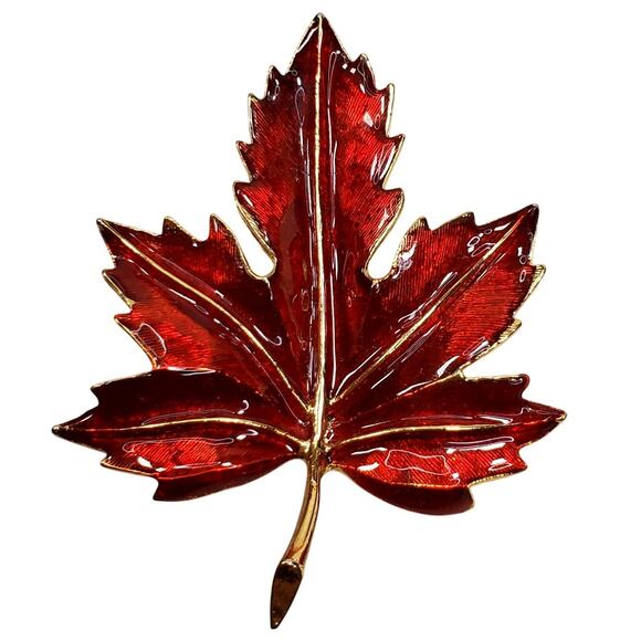 Red Enamel Autumn Fall Realistic Leaf 2.25" Vtg Gold Tone - Picture 1 of 3